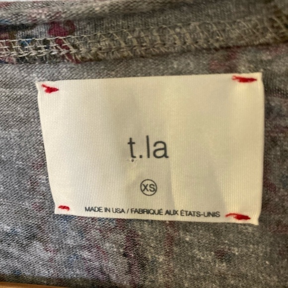 T.la Anthropology paisley tshirt raw edge reverse seam slit hem thin slub knit - Picture 2 of 10